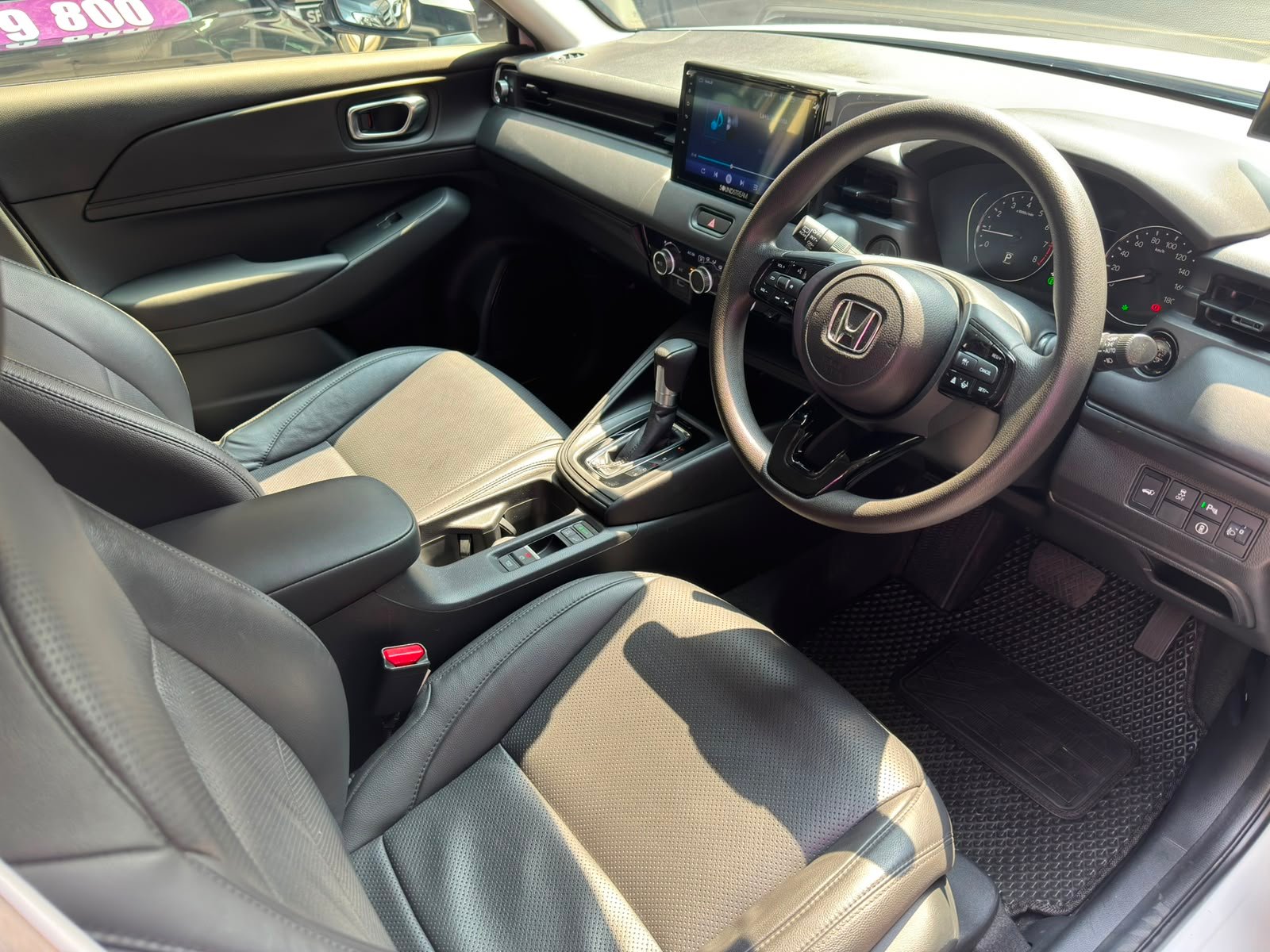 Honda Vezel 1.5G photo 7